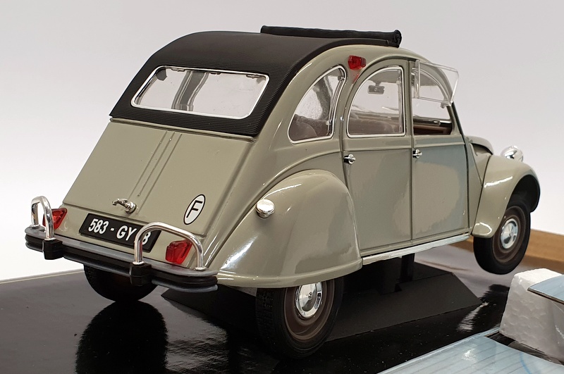 Solido 1/18 Scale Model Car 8028-01 - 1966 Citroen 2CV - Grey