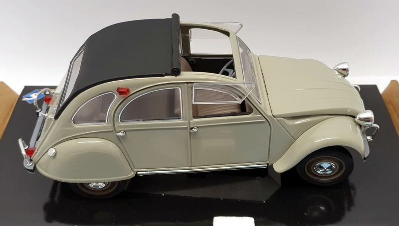 Solido 1/18 Scale Model Car 8028-01 - 1966 Citroen 2CV - Grey