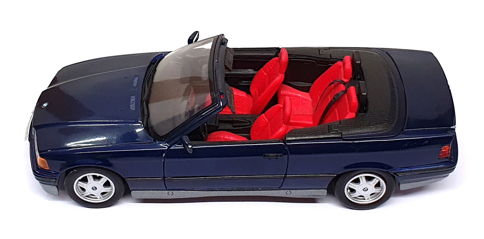 Maisto 1/18 Scale Diecast 26725E - 1993 BMW 325i Convertible - Dk