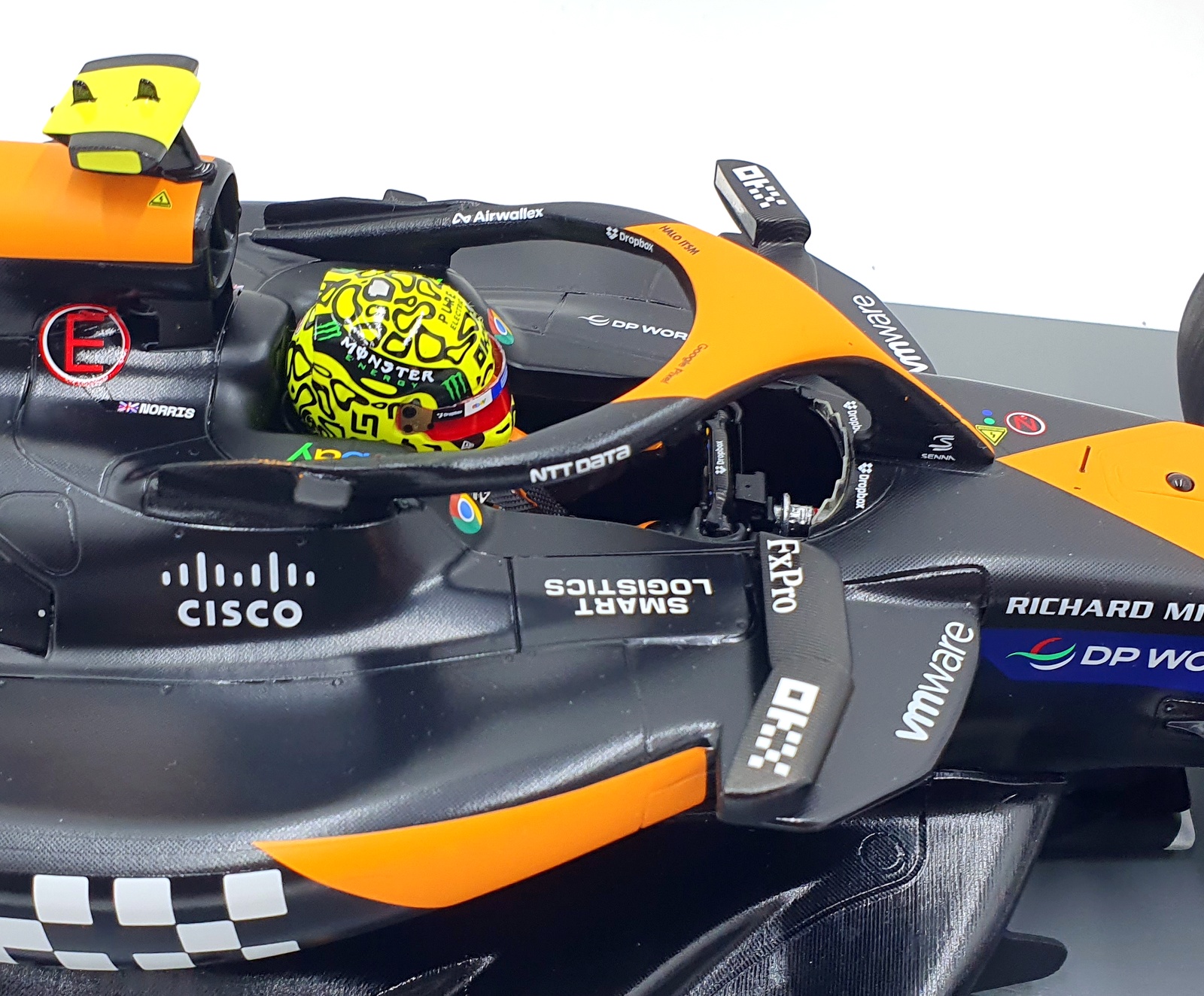 Spark 1/12 Scale 12S047 - McLaren F1 MCL38 Winner Miami 2024 #4 L.Norris Spark 1/12 Scale 12S047 - McLaren F1 MCL38 Winner Miami 2024 #4 L.Norris