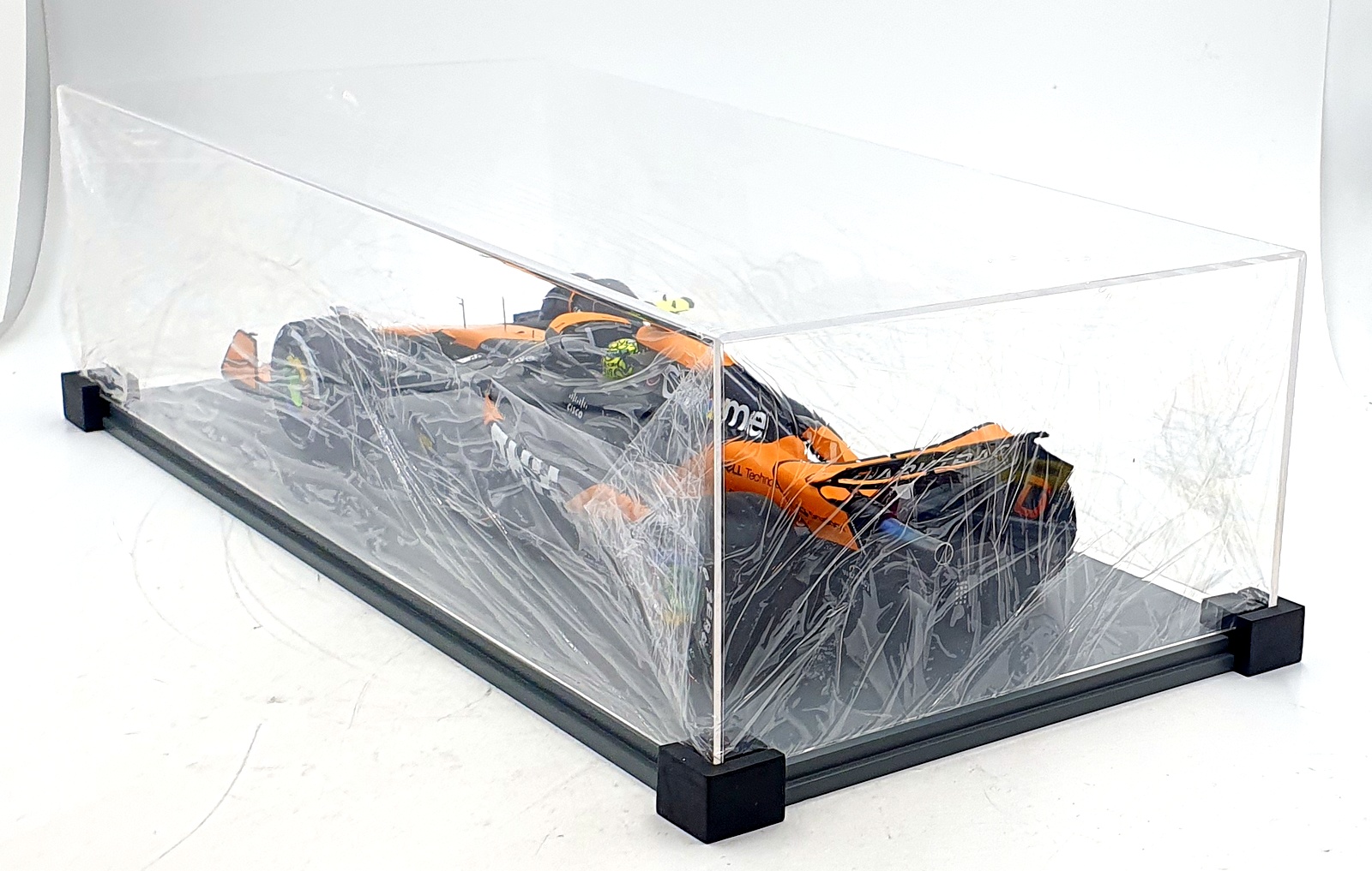 Spark 1/12 Scale 12S047 - McLaren F1 MCL38 Winner Miami 2024 #4 L.Norris Spark 1/12 Scale 12S047 - McLaren F1 MCL38 Winner Miami 2024 #4 L.Norris