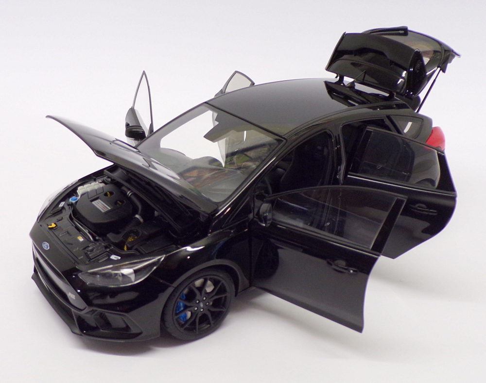 Autoart 1/18 Scale Model Car 72952 - 2016 Ford Focus RS - Shadow Black Autoart 1/18 Scale Model Car 72952 - 2016 Ford Focus RS - Shadow Black