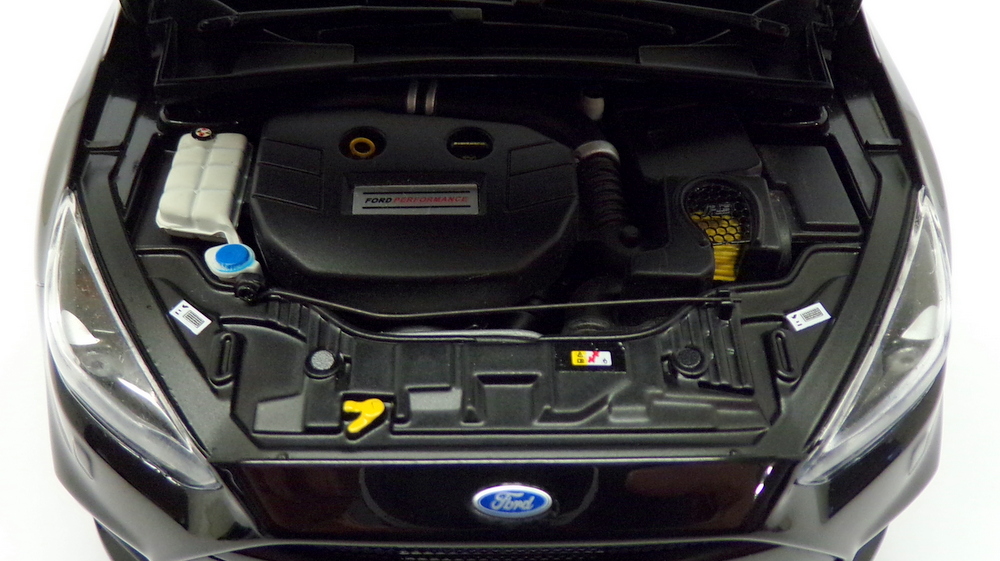 Autoart 1/18 Scale Model Car 72952 - 2016 Ford Focus RS - Shadow Black Autoart 1/18 Scale Model Car 72952 - 2016 Ford Focus RS - Shadow Black