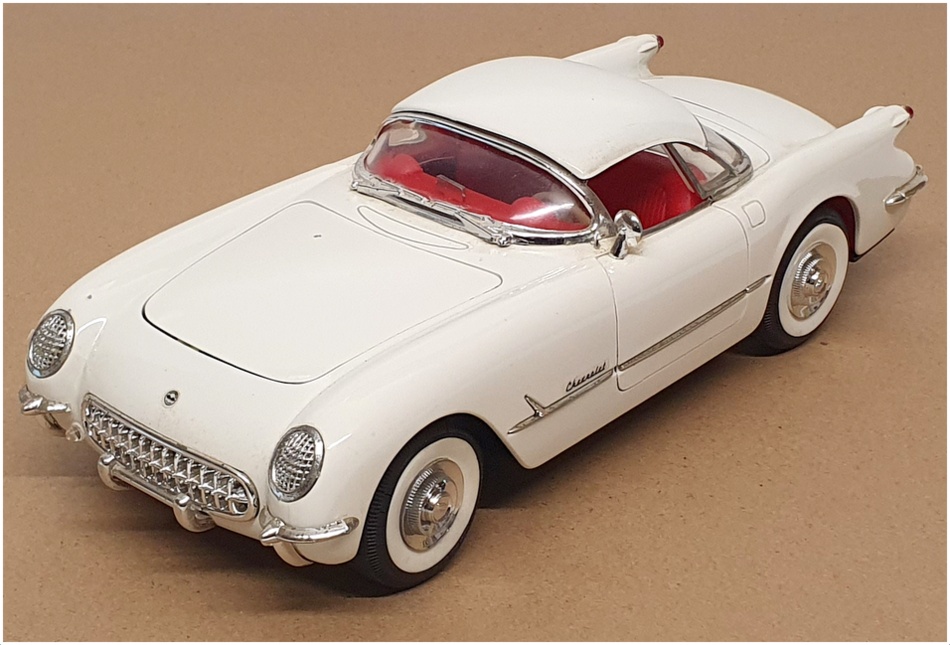 1:18 ミニカー☆1967 Corvette 1/18 Auto World 1967 Chevrolet Corvette C2 427 Coupe (White