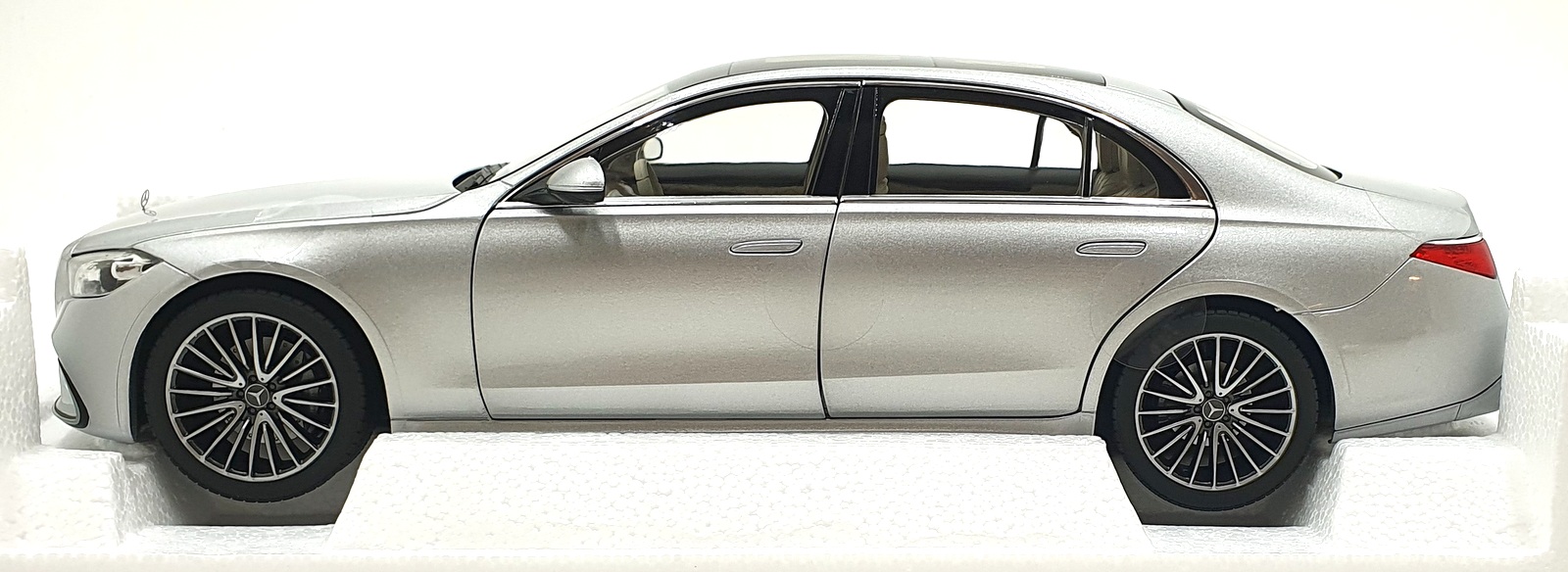 Norev 1/18 Scale Diecast 183805 2021 Mercedes- Benz S-Class AMG-Line Norev 1/18 Scale Diecast 183805 2021 Mercedes- Benz S-Class AMG-Line