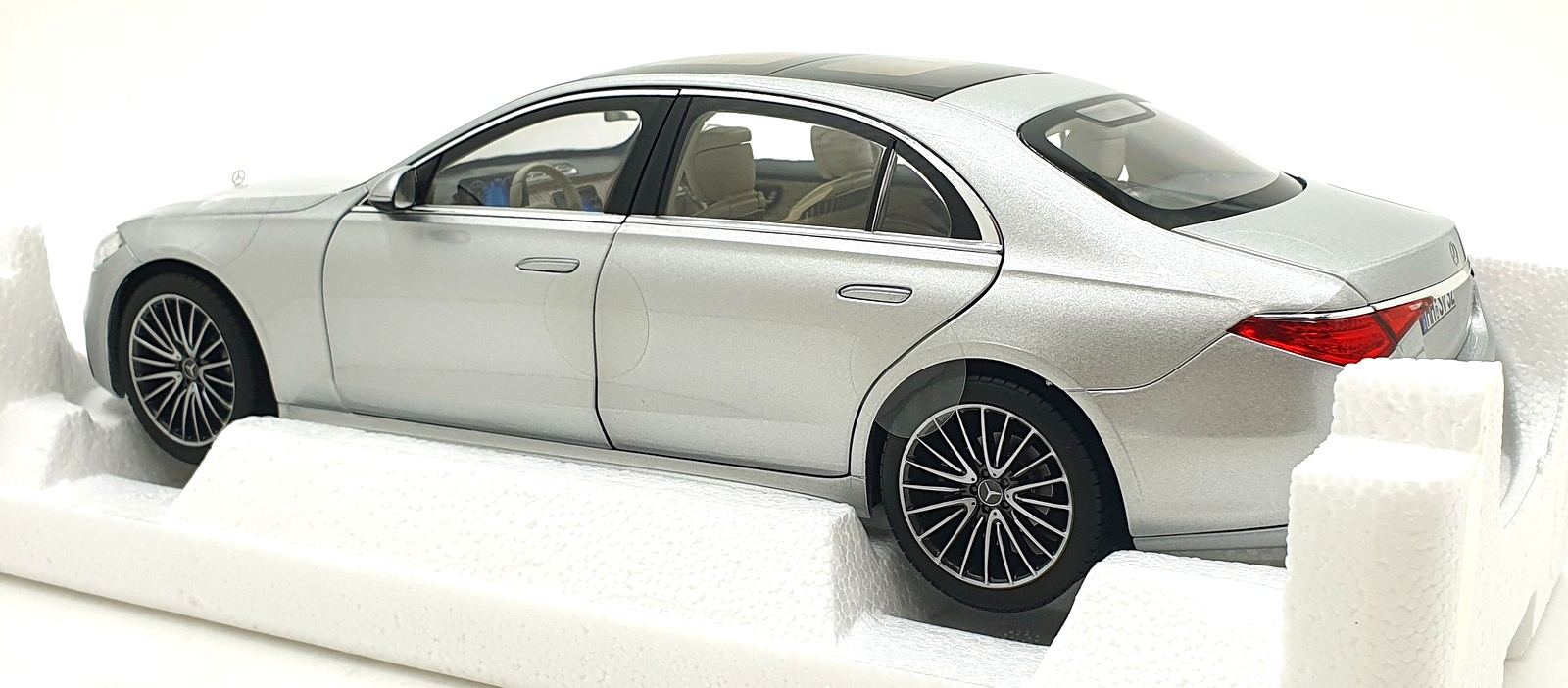 Norev 1/18 Scale Diecast 183805 2021 Mercedes- Benz S-Class AMG-Line Norev 1/18 Scale Diecast 183805 2021 Mercedes- Benz S-Class AMG-Line