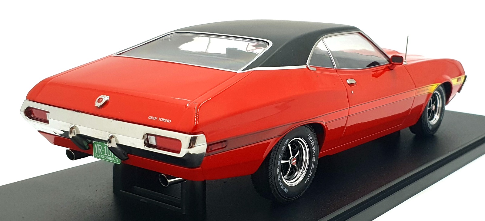 IXO 1/18 Scale 18CMC263.22 - 1972 Ford Grand Torino Sport 2-Door - Red IXO 1/18 Scale 18CMC263.22 - 1972 Ford Grand Torino Sport 2-Door - Red