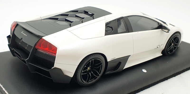 MR Models 1/18 Scale LAMBO02FWA - Lamborghini Murcielago SV - White