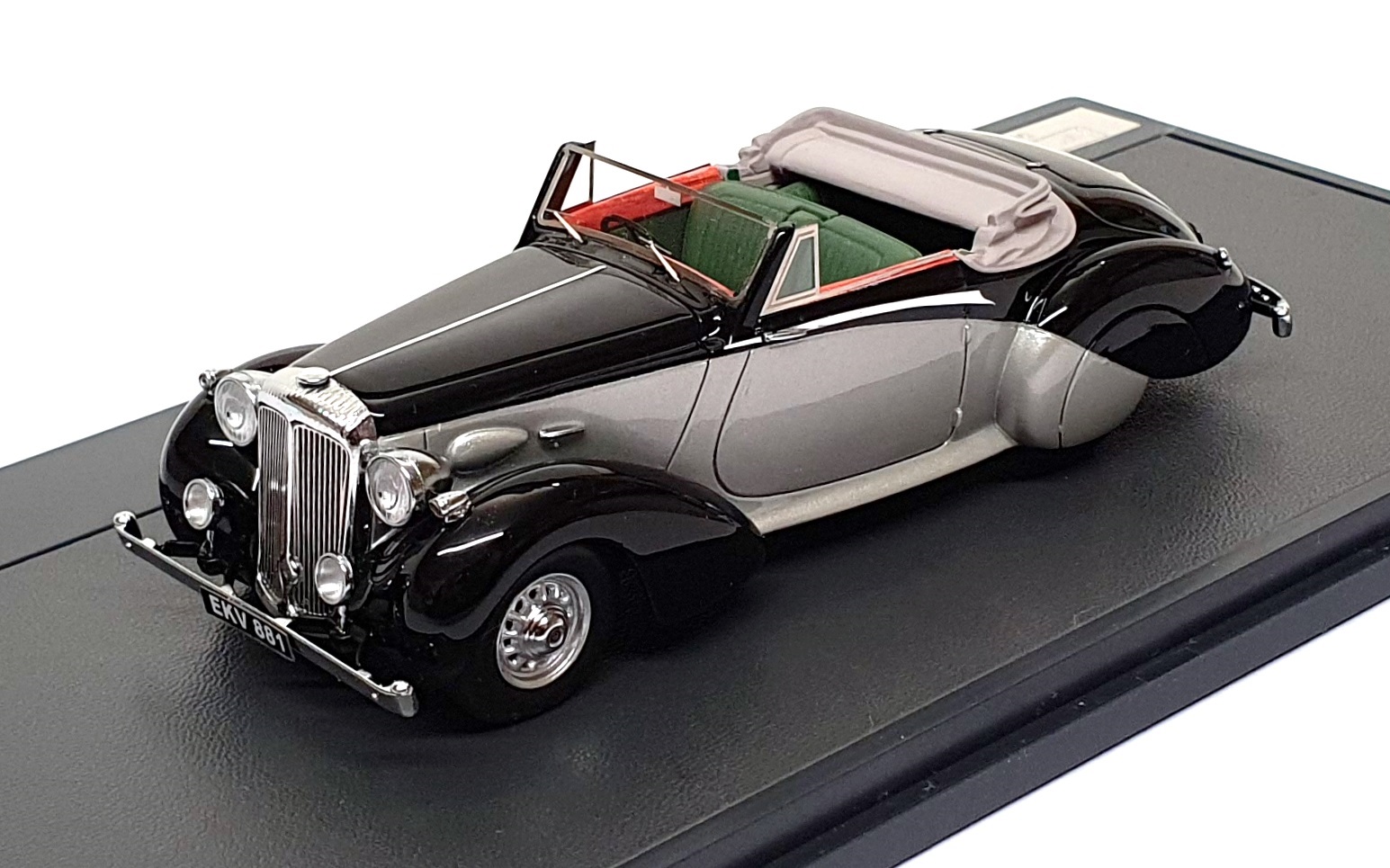Matrix 1/43 Scale MX40402-031 - 1938 Daimler DB18 DHC Carlton - Black/Silver Matrix 1/43 Scale MX40402-031 - 1938 Daimler DB18 DHC Carlton - Black/Silver