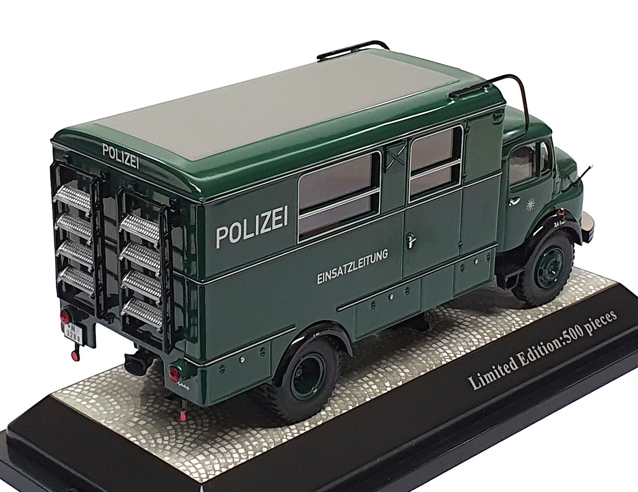 Premium ClassiXXs 1/43 Scale 12003 - Mercedes Benz LA911 Polizei - Green Premium ClassiXXs 1/43 Scale 12003 - Mercedes Benz LA911 Polizei - Green