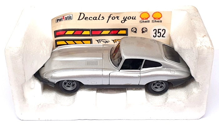Polistil 1/25 Scale SN02 - Jaguar XK-E 4.2L Race Car With Decal Sheet - Silver Polistil 1/25 Scale SN02 - Jaguar XK-E 4.2L Race Car With Decal Sheet - Silver
