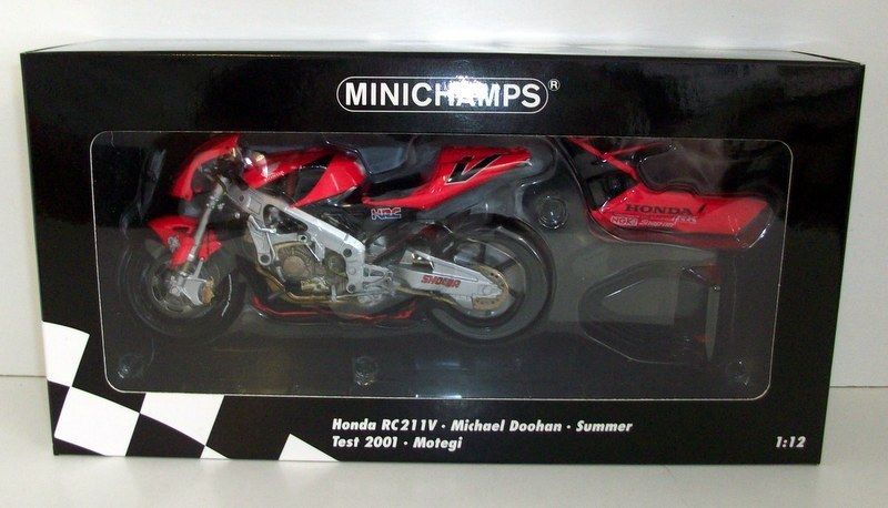 Minichamps 1/12 Scale - 122 017999 Honda RC211V Summer Test  2001 Mick Doohan