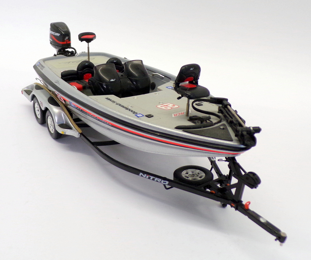 Castaway Action 1/24 Scale 700018 2002 Nitro Boat & Trailer Kevin