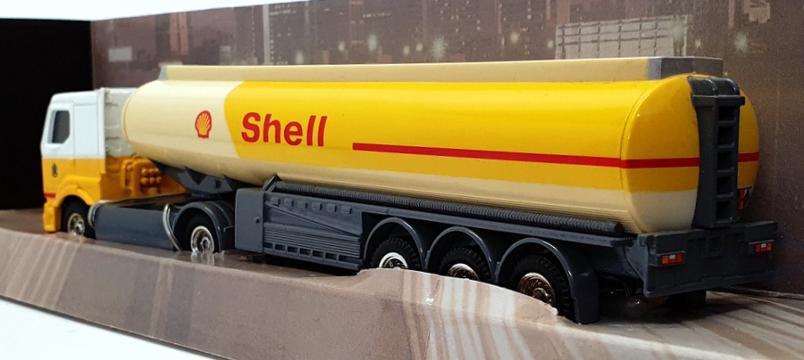 Corgi 1/64 Scale Diecast TY86902 - Renault Cab & Fuel Tanker - Shell