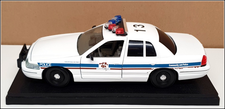 Classic Metal Works 1/24 Scale 23822Q - Ford Crown Victoria Police - Glendale
