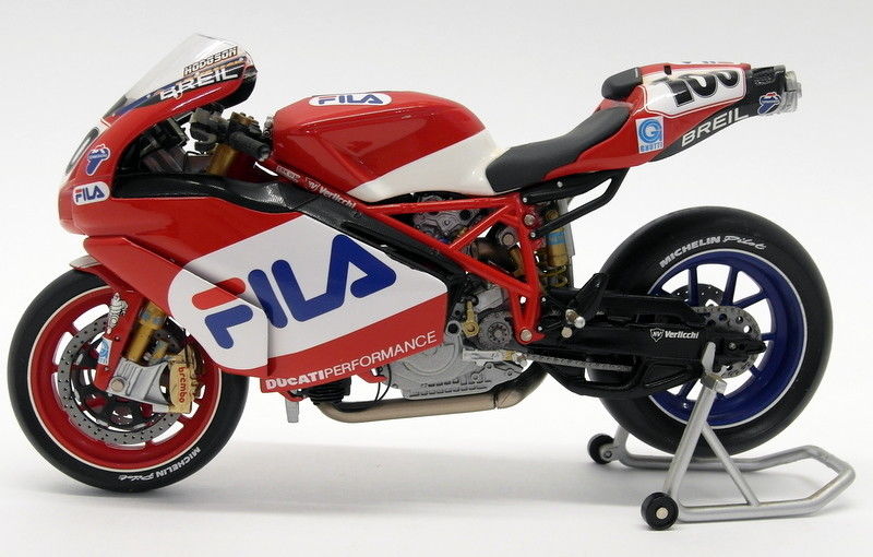 Minichamps 1/12 Scale diecast 123 031300 Ducati 999R F03