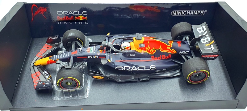 Minichamps 1/18 Scale 110 220001 Oracle Red Bull RB18 Verstappen