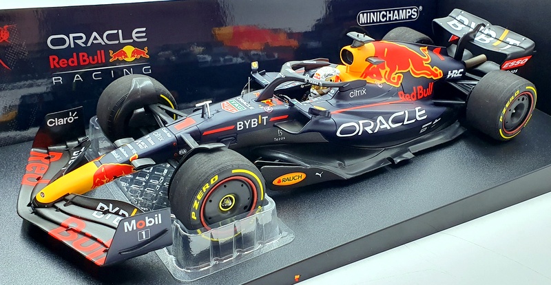 【MINICHAMPS】1/18 RED BULL RACING RB18 Minichamps 1/18 Scale 110 220001 Oracle Red Bull RB18 Verstappen