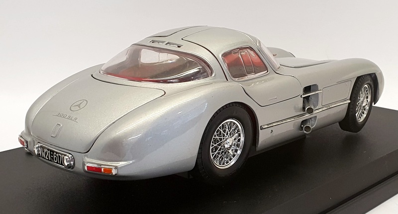 Maisto 1/18 Scale - 36898 Mercedes Benz 300 SLR Coupe Uhlenhaut