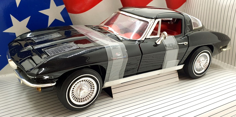 Ertl 1/18 Scale Diecast 7365 - 1963 Chevrolet Corvette Stingray - Black
