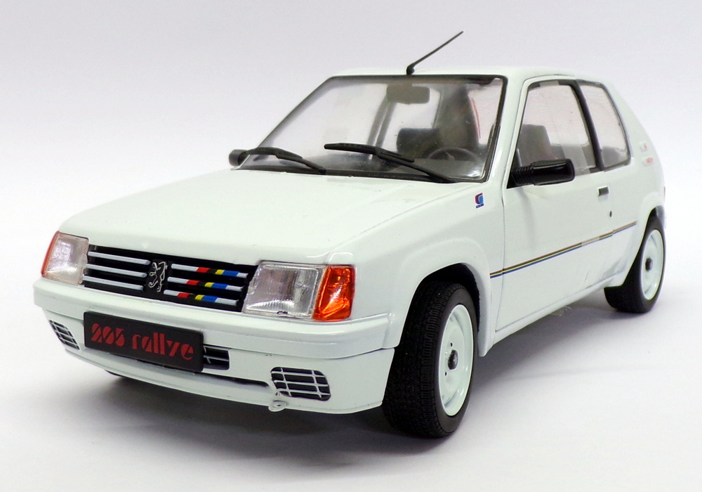 Solido 1/18 Scale Model Car S1801701 - Peugeot 205 Rallye - White