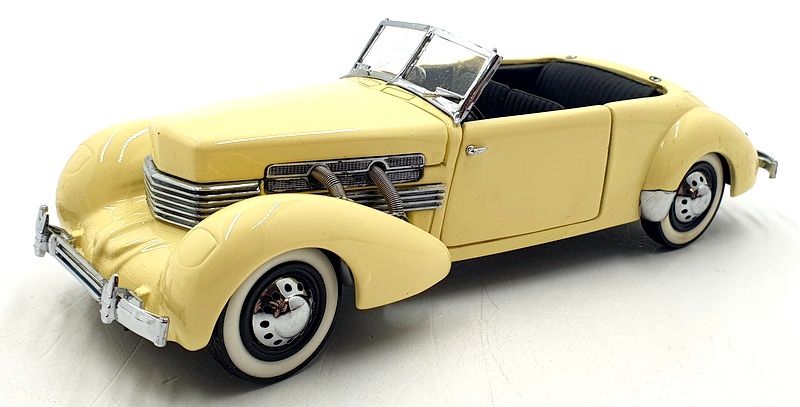 Franklin Mint 1/24 Scale B11PN92 - 1937 Cord 812 Phaeton Coupe - Cream