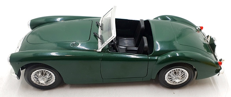 Polistil 1/16 Scale Diecast 81024D - MGA Twin Cam - Green