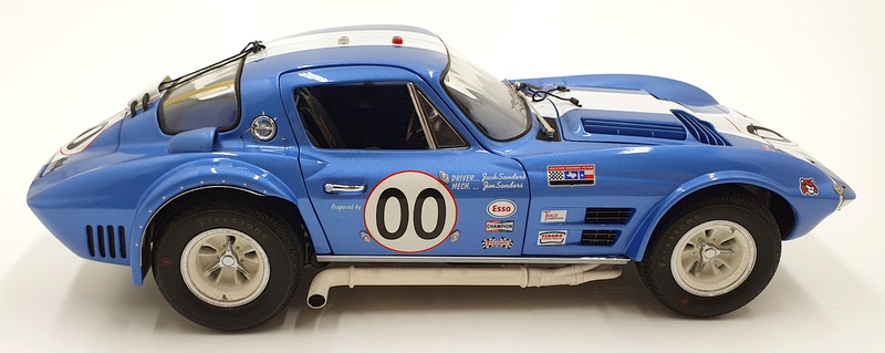 Exoto 1/18 scale 18028 - Corvette Grand Sport coupe 1964 Nassau J.Saunders #00