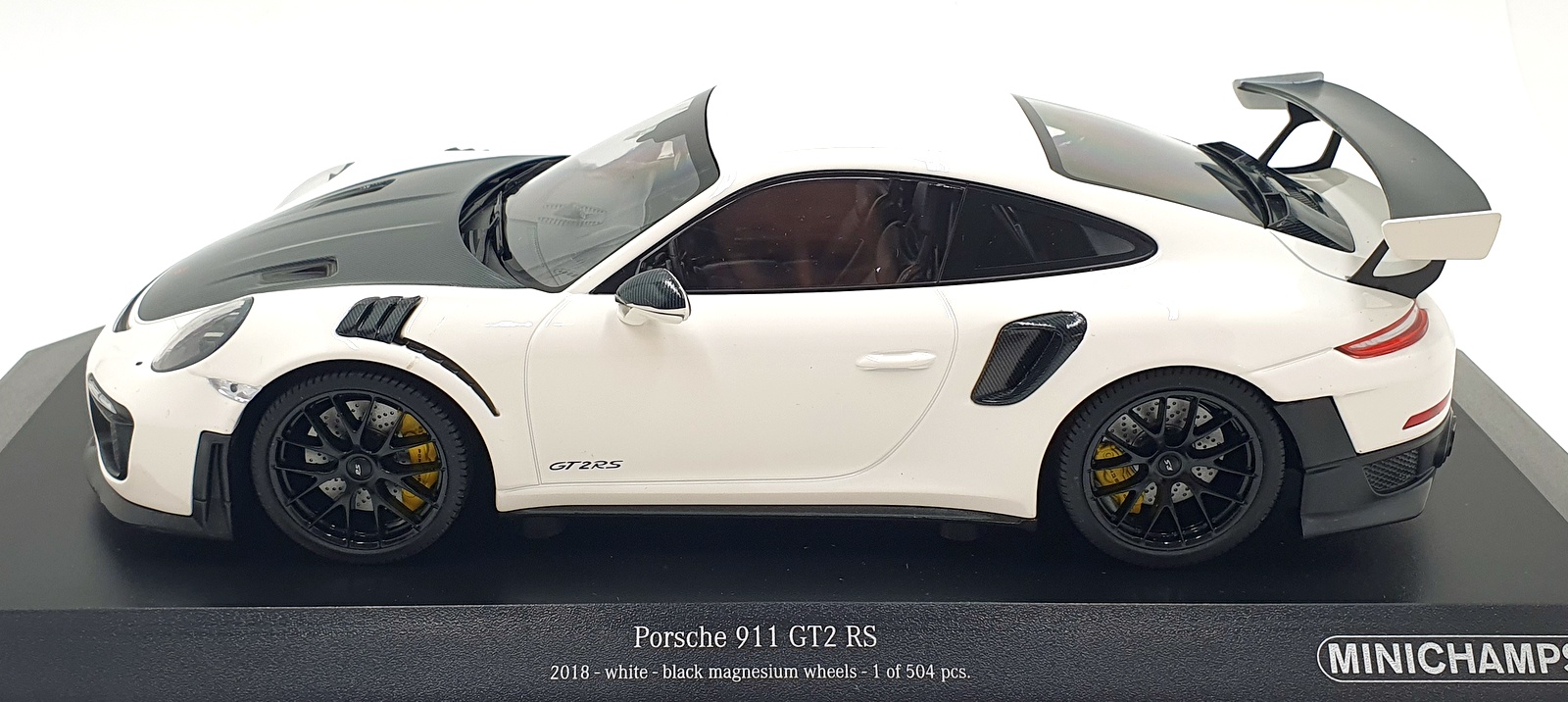 Minichamps 1/18 Scale 155 068310 - Porsche 911 GT2 RS 2018 White