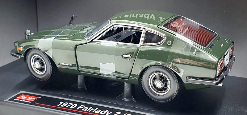 Sun Star 1/18 Scale Diecast 3514R - 1970 Datsun Fairlady Z S30 - Dark Green