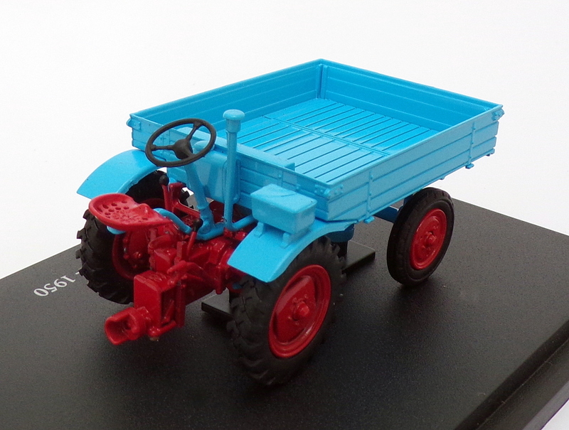 Hachette 1/43 Scale Model Tractor HT110 - 1950 Motostandard Farmax - Blue