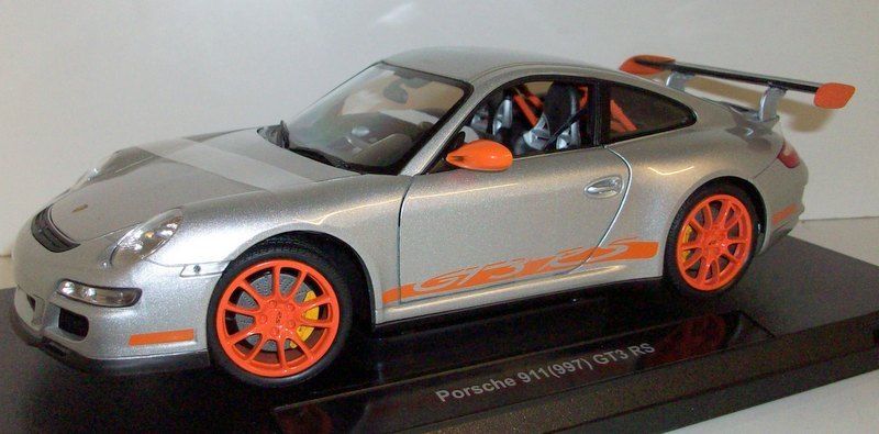 Welly 1/18 Scale - 18015W Porsche 911 997 GT3 RS silver
