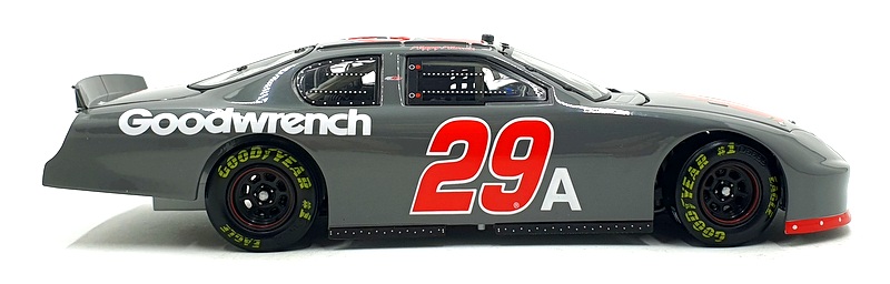 Action 1/24 Scale 108710 - Chevrolet Monte Carlo 2005 GM