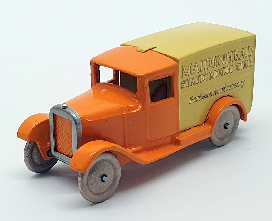 Dinky Toys MSMC 28J - Delivery Van 40th Anniversary 1969-2009
