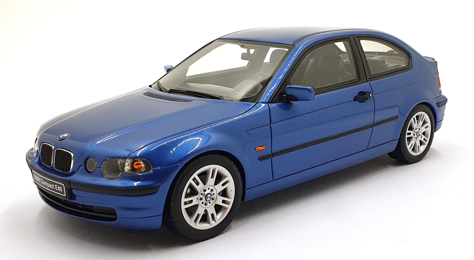 Otto 1/18 Scale Resin OT462 - BMW 318TI Compact - Blue | eBay