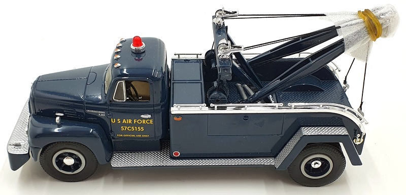 First Gear 1/34 Scale 19-1431 1957 International R-200 Tow Truck U.S Air Force