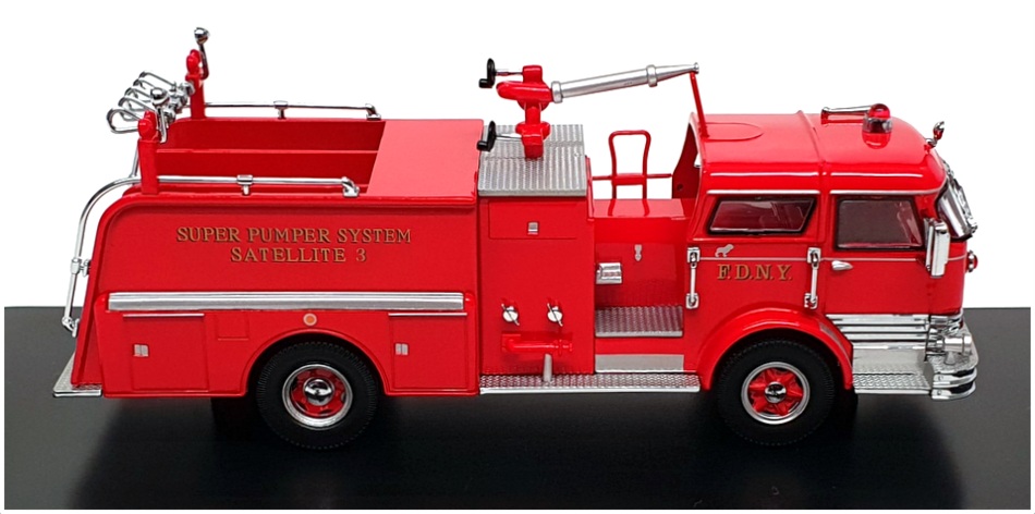 割引発見 1/64 CODE3 MACK F.D. BALTIMORE PUMPER C ミニカー