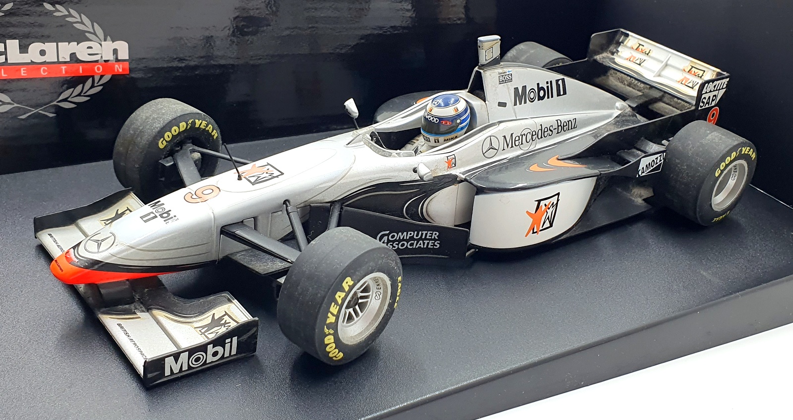 Minichamps 1/18 Scale 530 971809 Mclaren Mercedes MP4/12 M.Hakkinen F1
