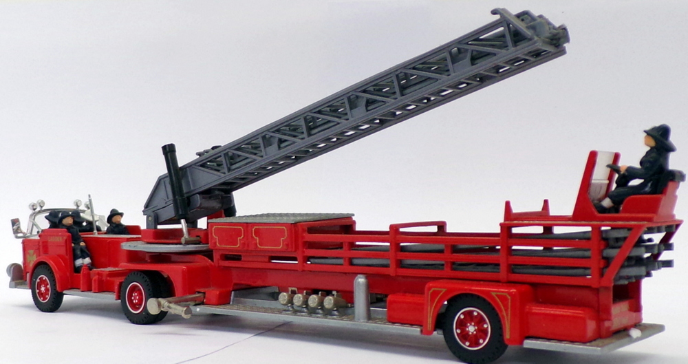 Corgi 1/50 Scale Fire Engine 97320 - American LaFrance Aerial Ladder Truck Corgi 1/50 Scale Fire Engine 97320 - American LaFrance Aerial Ladder Truck