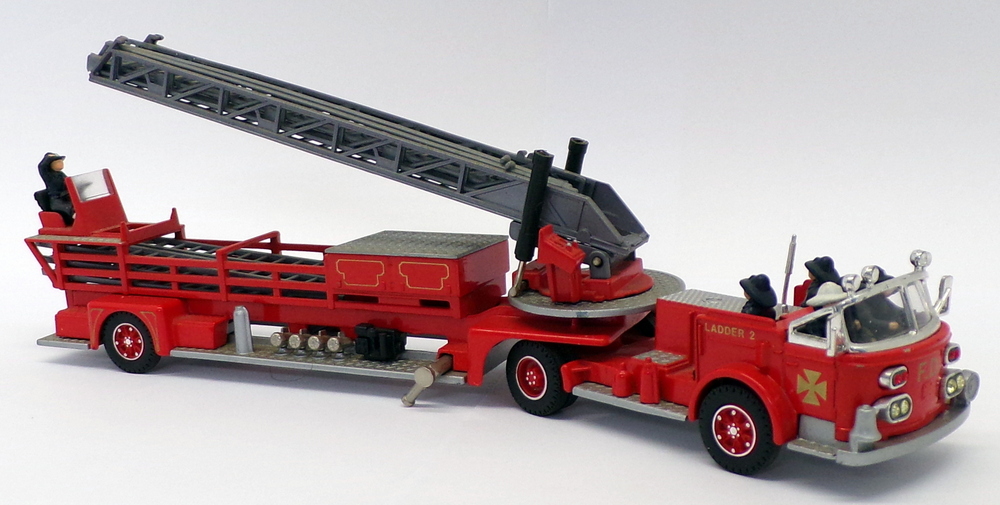 Corgi 1/50 Scale Fire Engine 97320 - American LaFrance Aerial Ladder Truck Corgi 1/50 Scale Fire Engine 97320 - American LaFrance Aerial Ladder Truck