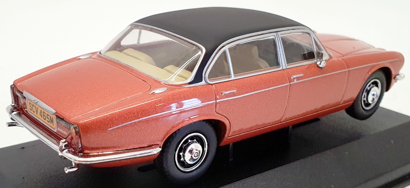 Corgi 1/43 Scale Model Car VA13903 - Daimler Double 6 Series 2 Vanden Plus