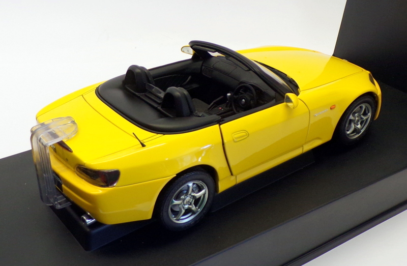 Autoart 1/18 Scale 73209 - Honda S 2000 Japanese Version - Yellow Autoart 1/18 Scale 73209 - Honda S 2000 Japanese Version - Yellow