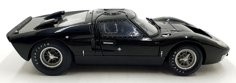 Exoto 1/18 Scale Diecast 18040 - Ford GT40 MKII 1966 - Black