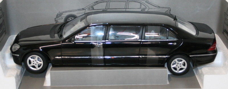 Sunstar 1/18 Scale 4111 - 2000 Mercedes Benz S 600 Pullman Limousine- Black