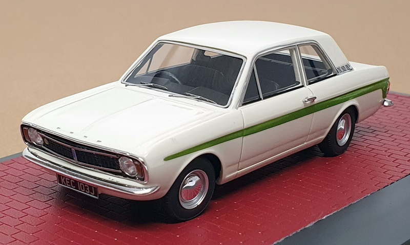 Matrix 1/43 Scale MX40603-101 - 1966-70 Ford Cortina Lotus MkII - White/Green Matrix 1/43 Scale MX40603-101 - 1966-70 Ford Cortina Lotus MkII - White/Green