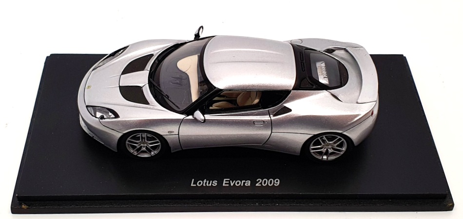 Spark Model 1/43 Scale Resin S2202 - 2009 Lotus Evora - Silver