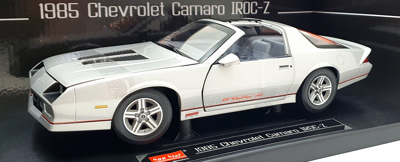 Sun Star 1/18 Scale Diecast 1947 - 1985 Chevrolet Camaro IROC-Z