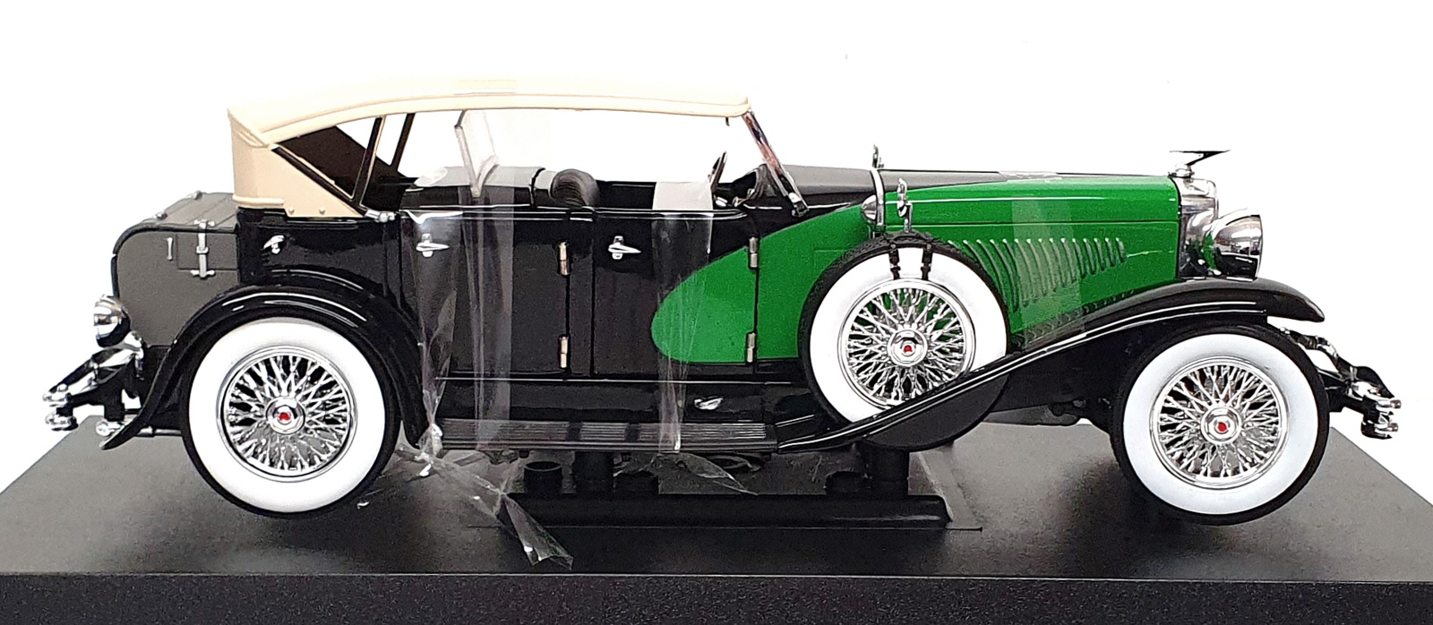 Signature Models 1/18 Scale 18110 - 1934 Duesenberg - Black/Green