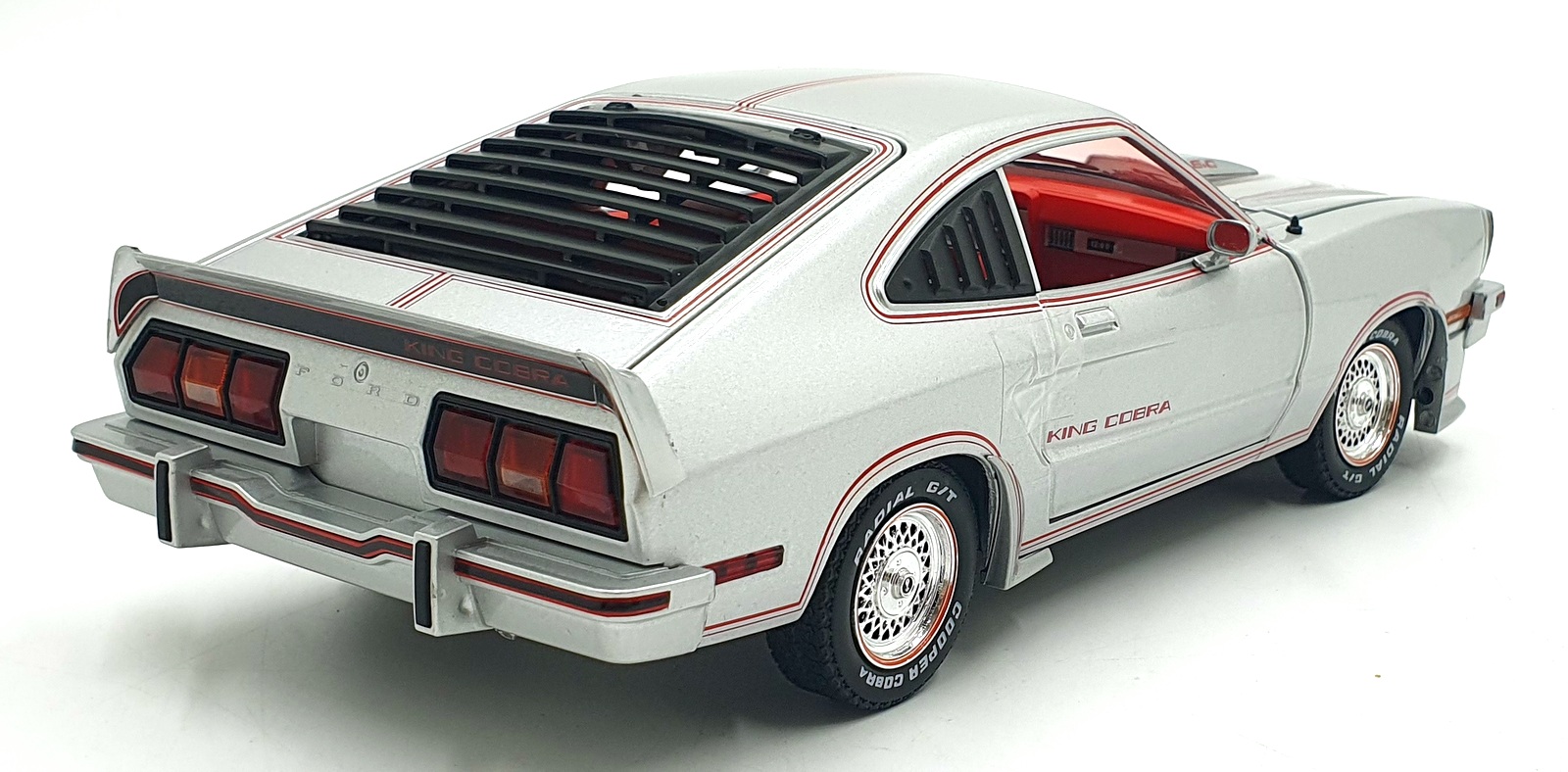 Greenlight 1/18 Scale Diecast 13670 - 1978 Ford Mustang MKII King Cobra - Silver