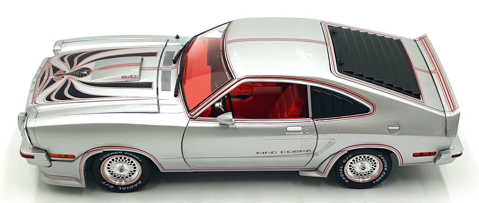 Greenlight 1/18 Scale Diecast 13670 - 1978 Ford Mustang MKII King Cobra - Silver